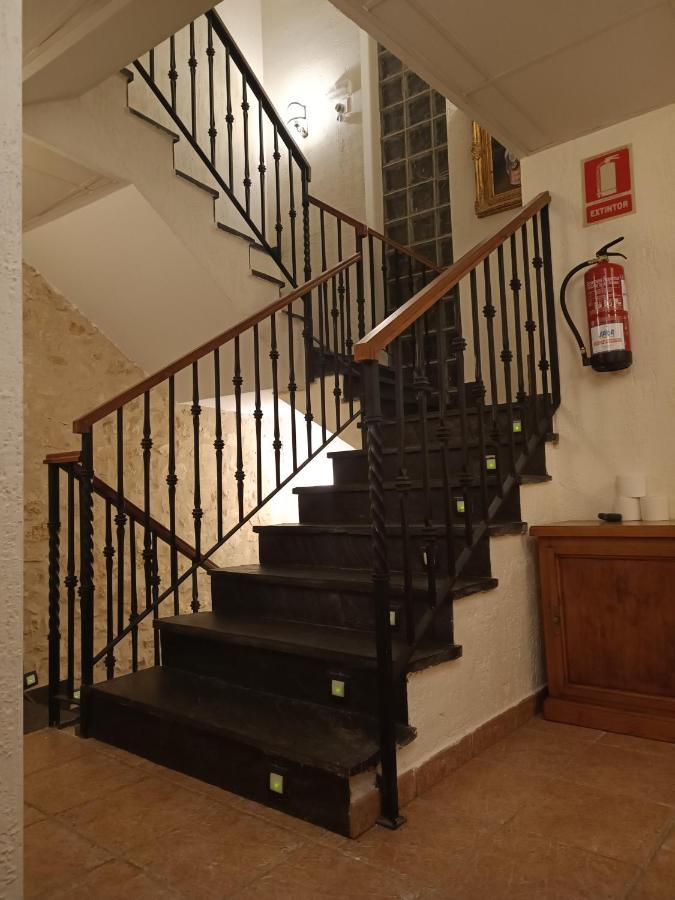 Hostal Decerca Prádena エクステリア 写真