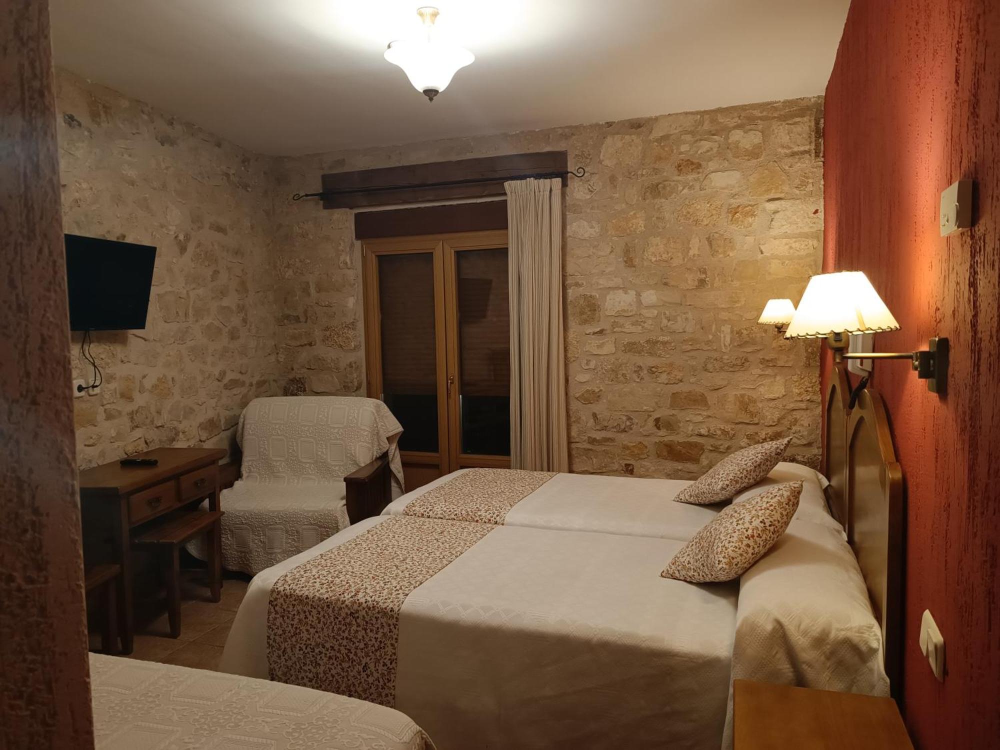 Hostal Decerca Prádena 部屋 写真