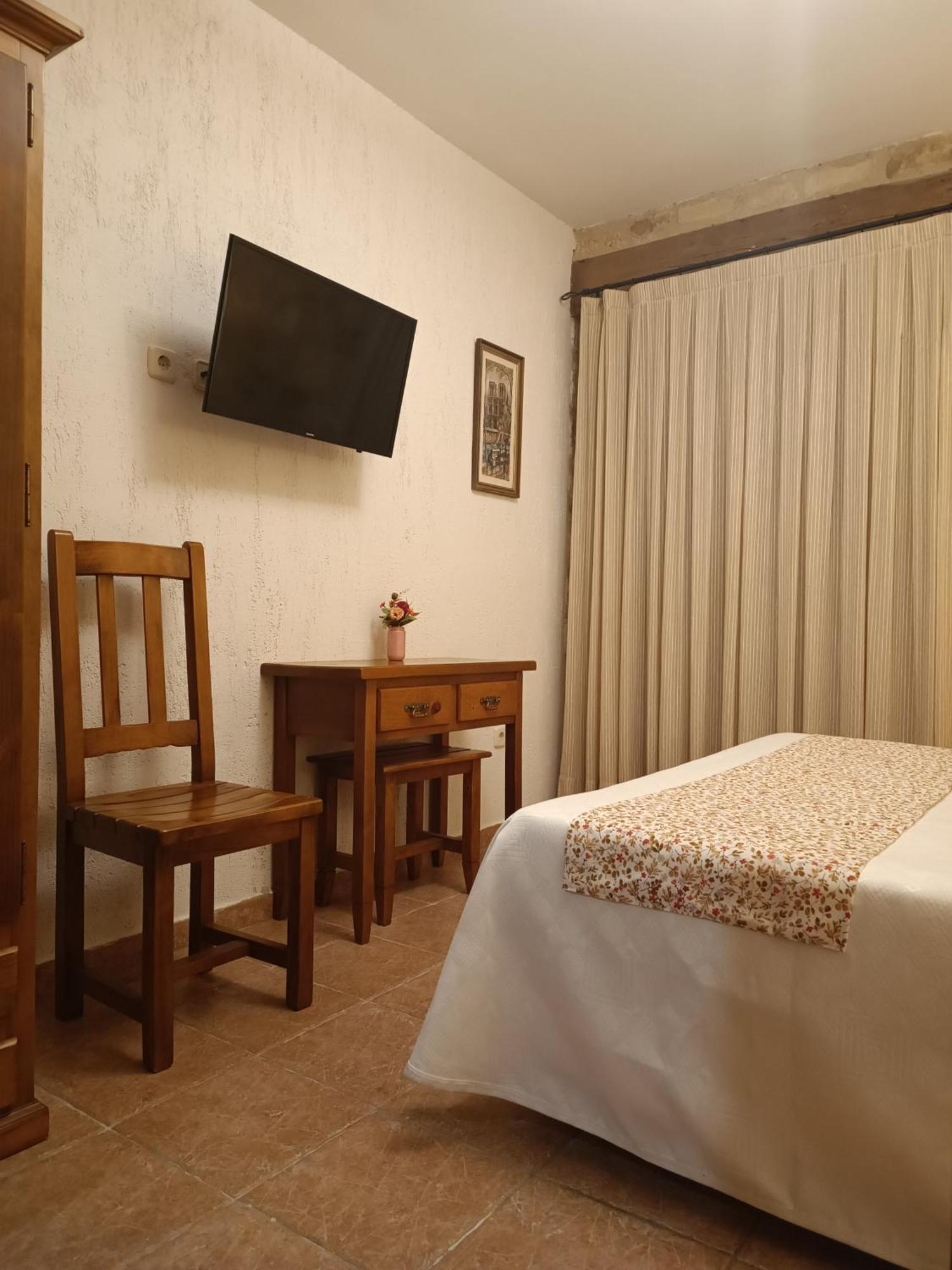 Hostal Decerca Prádena 部屋 写真