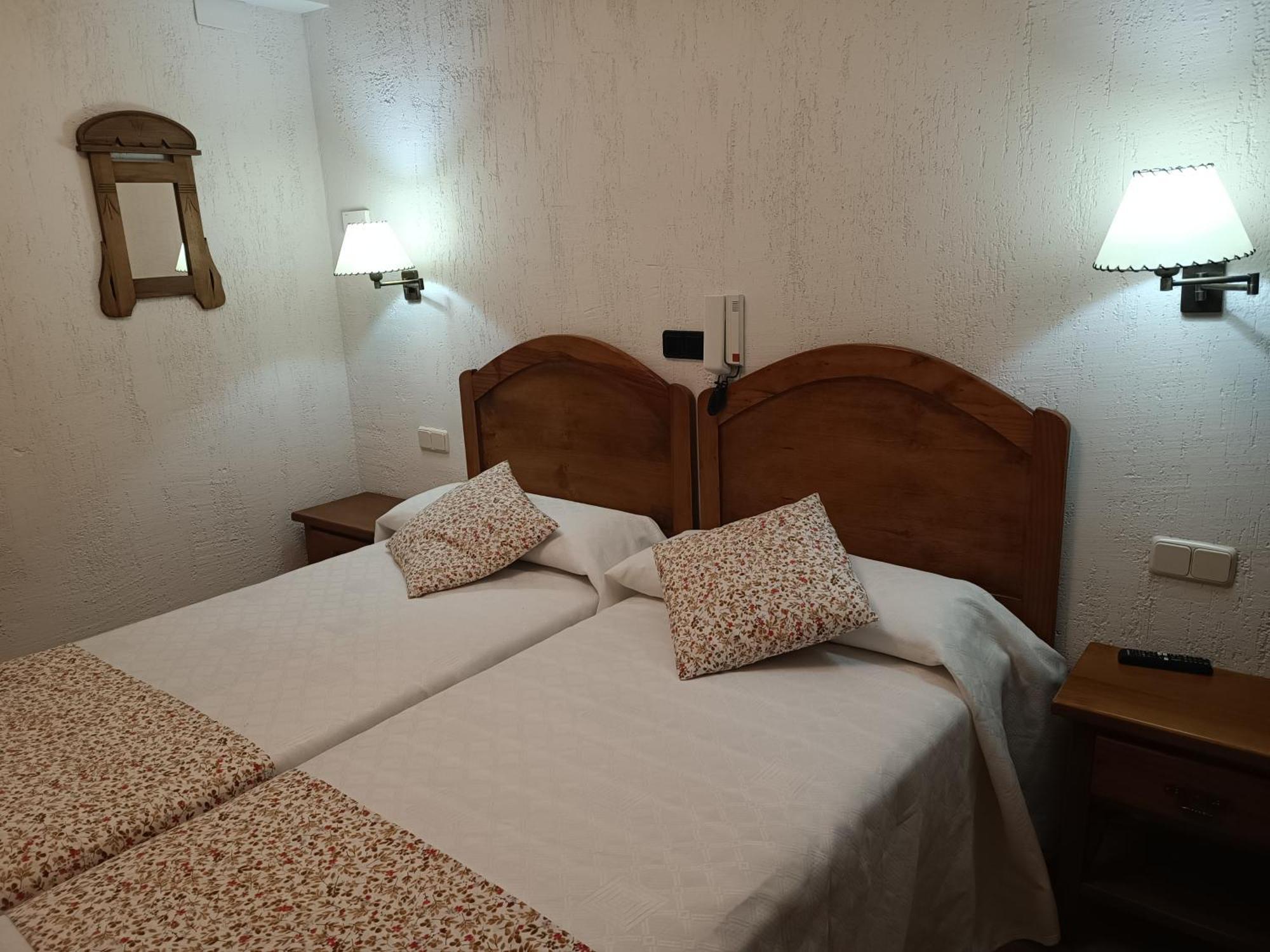 Hostal Decerca Prádena 部屋 写真